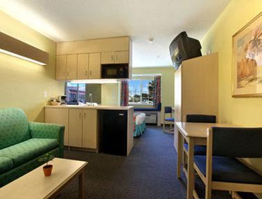 Microtel Inn & Suites By Wyndham Carolina Beach Bilik gambar